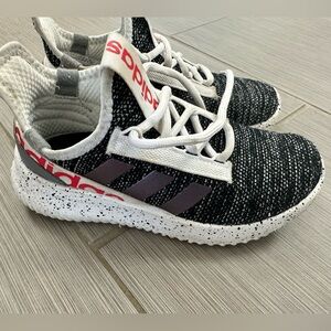 Boys size 3 Adidas Sneakers.